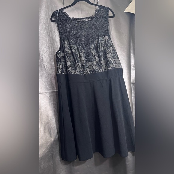 Love Squared Women’s Black and Lace dress size 3X New w/o tags - Picture 2 of 7